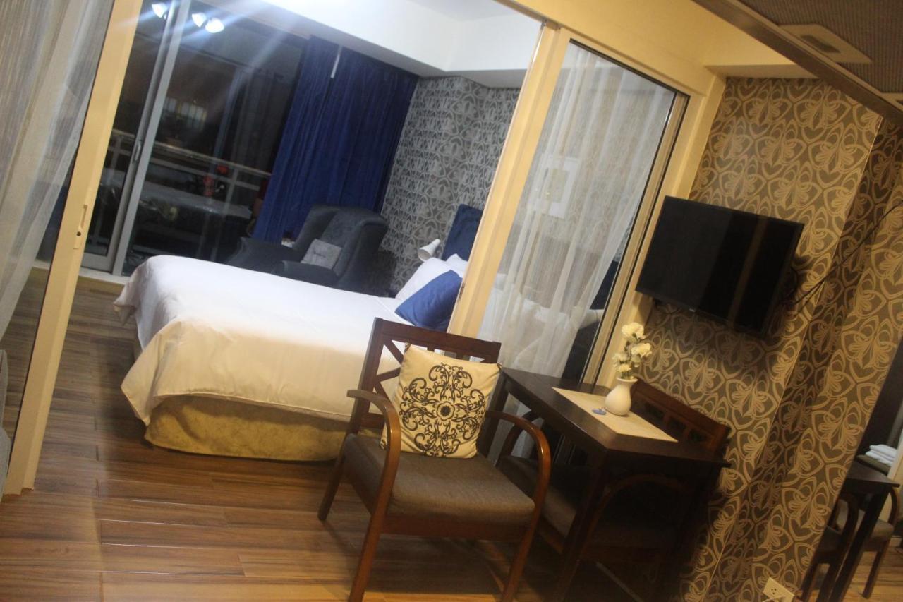 Azure Urban Resort A4 Near Airport Mall With Wavepool Paranaque City Extérieur photo