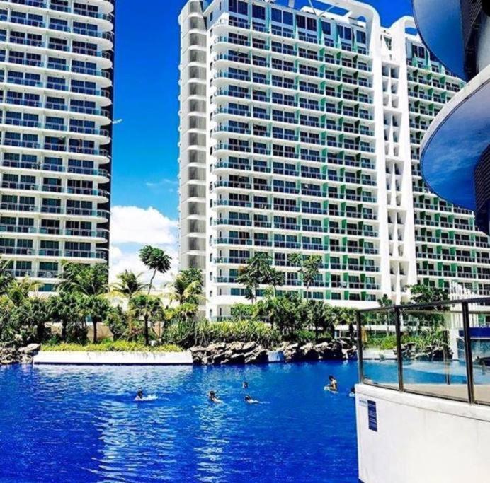 Azure Urban Resort A4 Near Airport Mall With Wavepool Paranaque City Extérieur photo