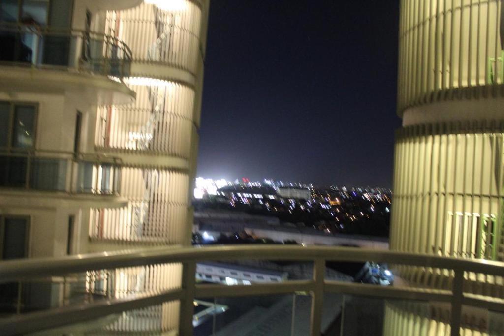 Azure Urban Resort A4 Near Airport Mall With Wavepool Paranaque City Extérieur photo